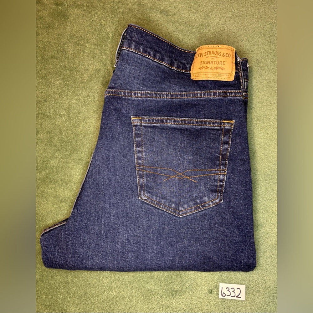 Levi Strauss Athletic Men's Dark Blue Straight Jeans, Size: W34” x L32”. (6332) - Picture 10 of 10